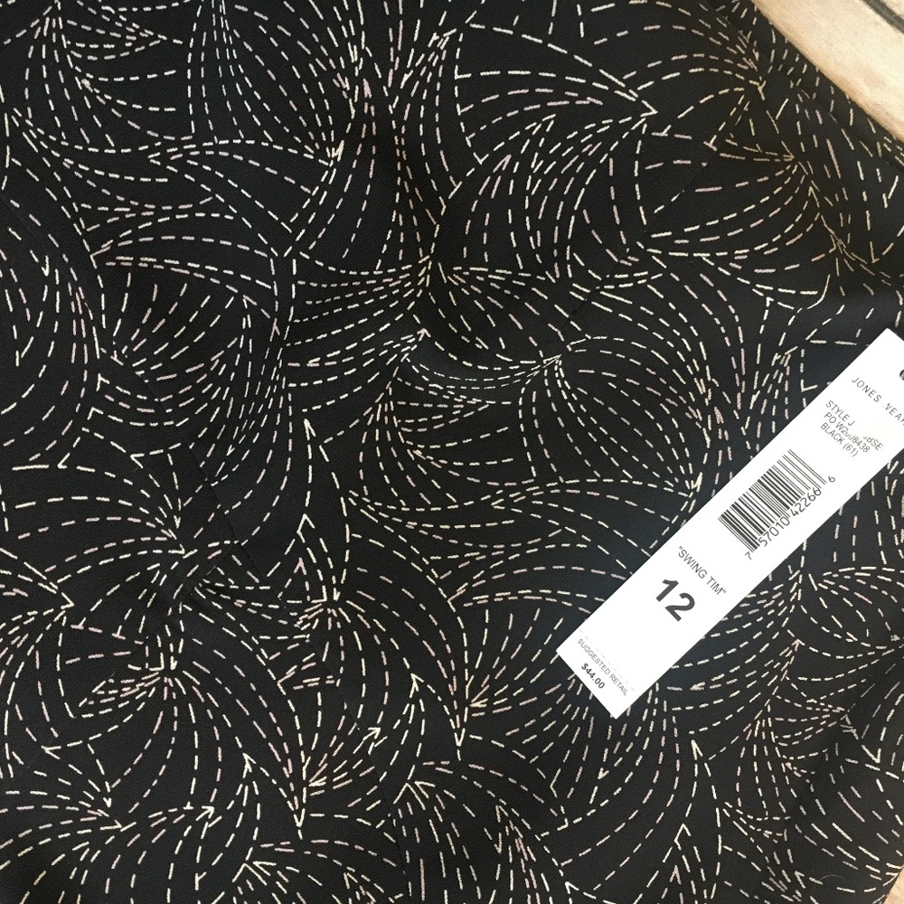 Jones Wear Skirt - Picture 2 of 6